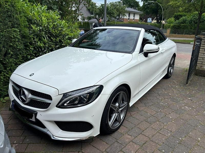 Weiß Gebraucht 2017 Mercedes C180 AMG line Cabrio | 20.490 € (Guter Preis) - Bild 1/3