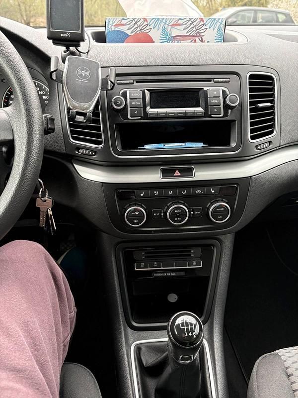 Gebraucht VW Sharan 140 PS (102 kW) 2013 Silber Van / Kleinbus