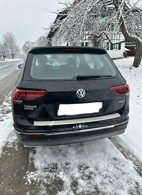 Gebraucht VW Tiguan Allspace 200 PS (147 kW) 2021 Schwarz SUV