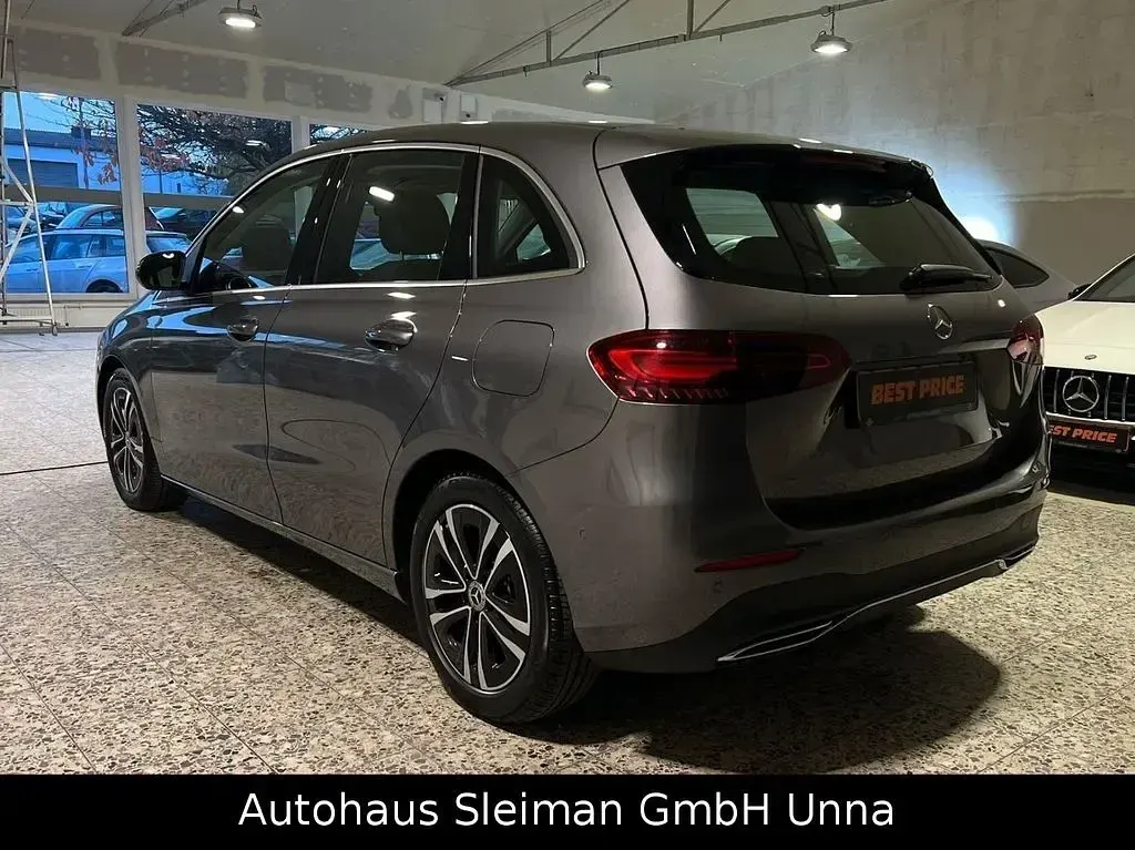 Gebraucht Mercedes B180 Progressive 136 PS (100 kW) 2024 Grau Kleinwagen