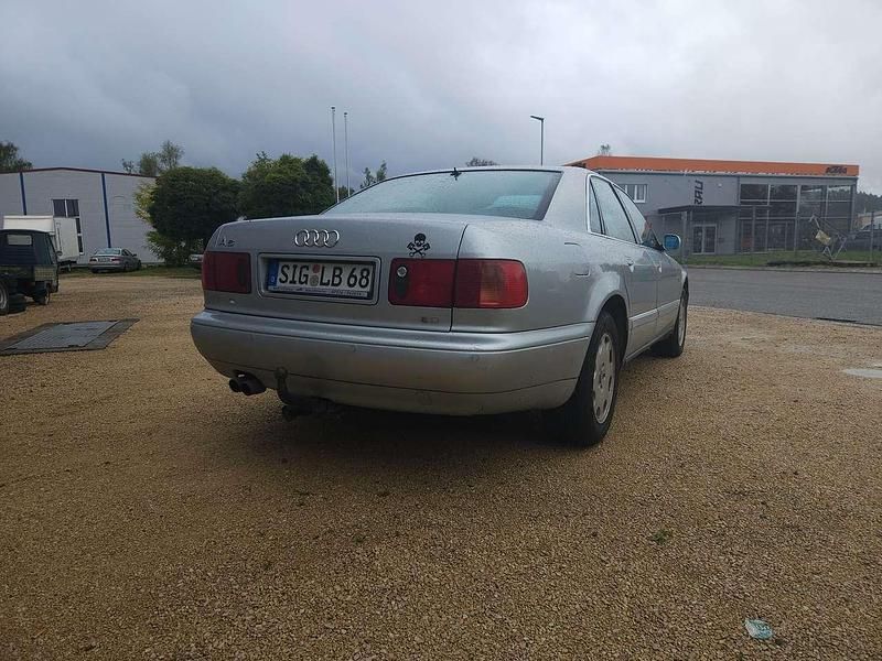 Gebraucht Audi A8 193 PS (141 kW) 1997 Silber Limousine