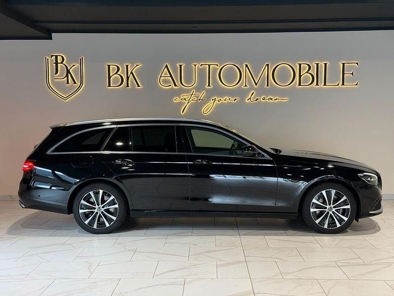 Gebraucht Mercedes E300 Avantgarde 194 PS (142 kW) 2021 Schwarz Limousine