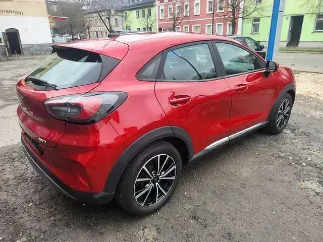 Używany Ford Puma Titanium 125 KM (91 kW) 2021 Czerwony SUV