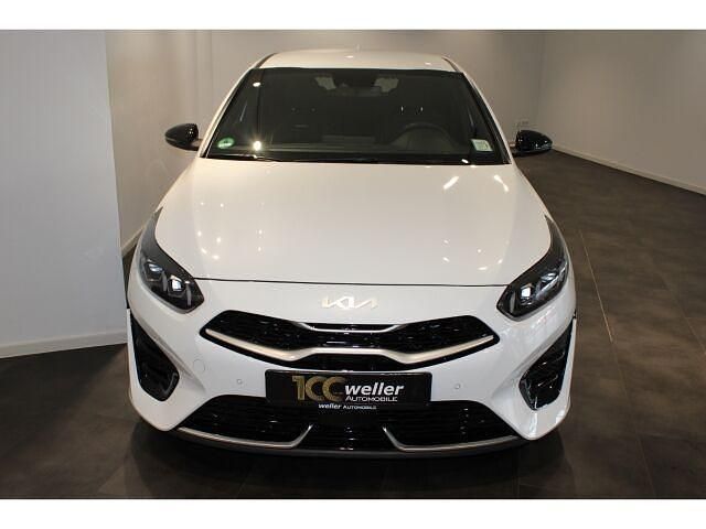 Gebraucht Kia Ceed GT-Line 160 PS (117 kW) 2023 Weiss Kleinwagen