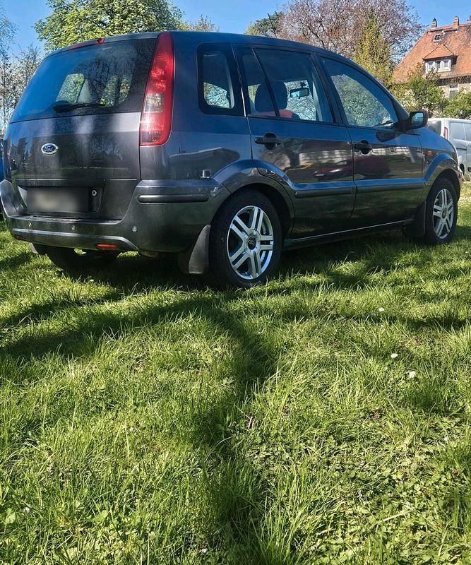 Second-hand Ford Fusion 2002 Hatchback