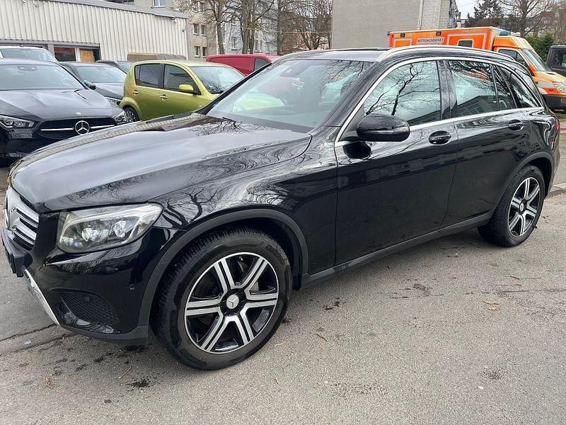 Gebraucht Mercedes GLC250 204 PS (150 kW) 2016 Schwarz SUV