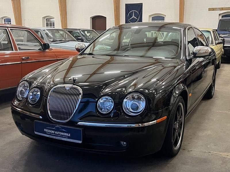 Ebony . Gebraucht 2005 Jaguar S-Type Executive Limousine | 16.900 € - Bild 1/4