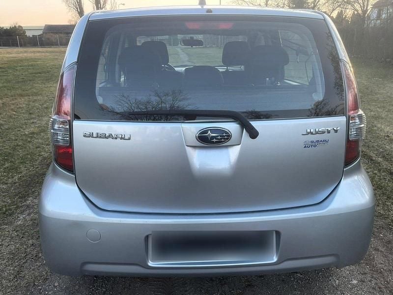 Gebraucht Subaru Justy 69 PS (50 kW) 2008 Silber Kleinwagen