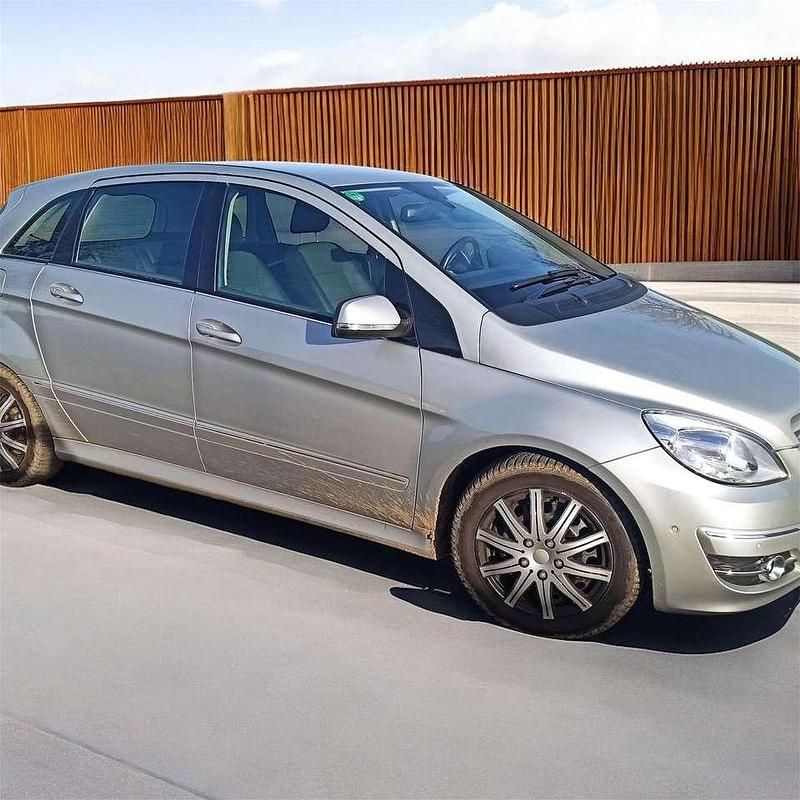 Gebraucht Mercedes B200 136 PS (100 kW) 2009 Van / Kleinbus