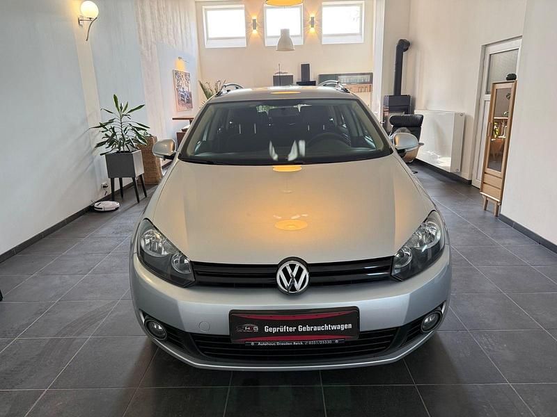 Gebraucht VW Golf VII 105 PS (77 kW) 2012 Silber Kombi