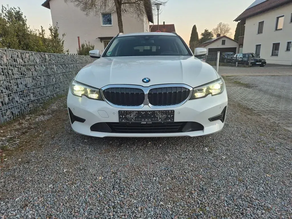 Gebraucht BMW 318 Advantage 150 PS (110 kW) 2020 Weiß Kombi