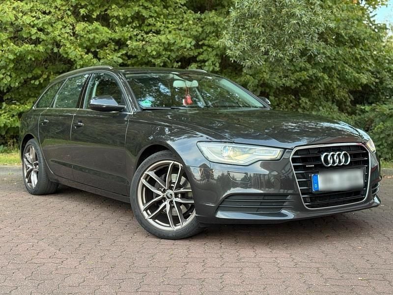 Grau Gebraucht 2012 Audi A6 Kombi | 9.999 € (Guter Preis) - Bild 1/4
