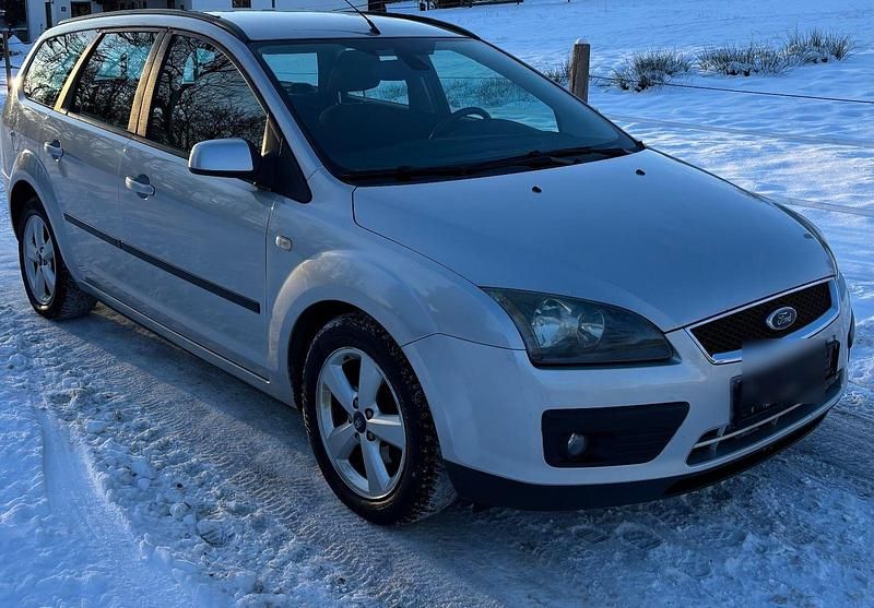 Gebraucht Ford Focus 101 PS (74 kW) 2005 Grau Kombi