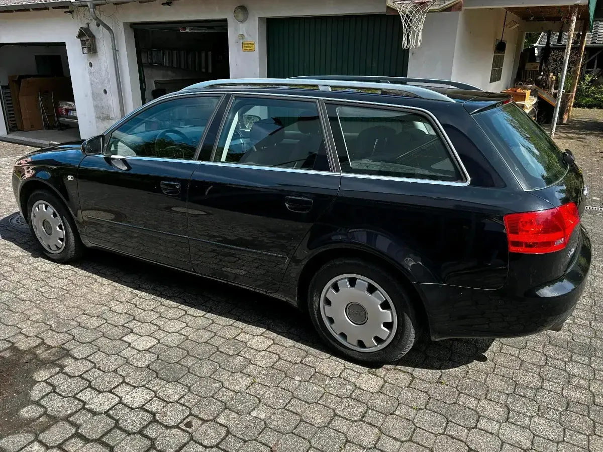 Gebraucht Audi A4 102 PS (75 kW) 2006 Schwarz Kombi