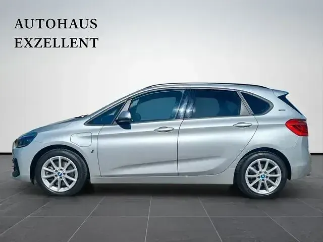 Używany BMW 225 Active Tourer Performance 224 KM (164 kW) 2018 Srebrny Minivan