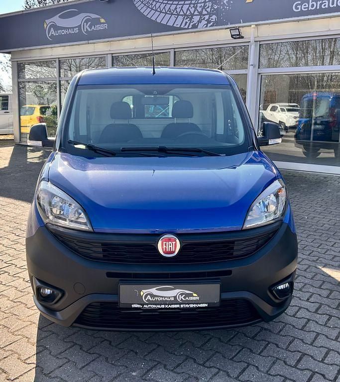 Gebraucht Fiat Doblò 101 PS (74 kW) 2022 Blau Van / Kleinbus