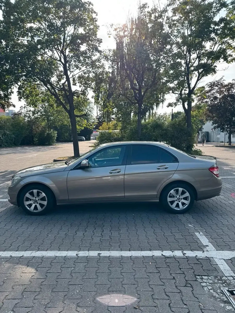 Gebraucht Mercedes C220 170 PS (125 kW) 2007 Beige Limousine