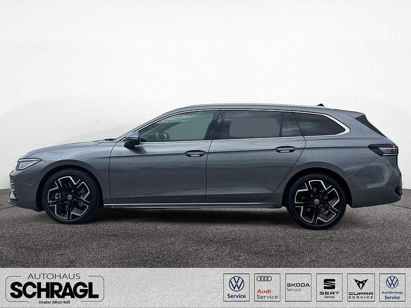 Gebraucht VW Passat R-line 193 PS (141 kW) 2024 Diabasgrau metallic Kombi