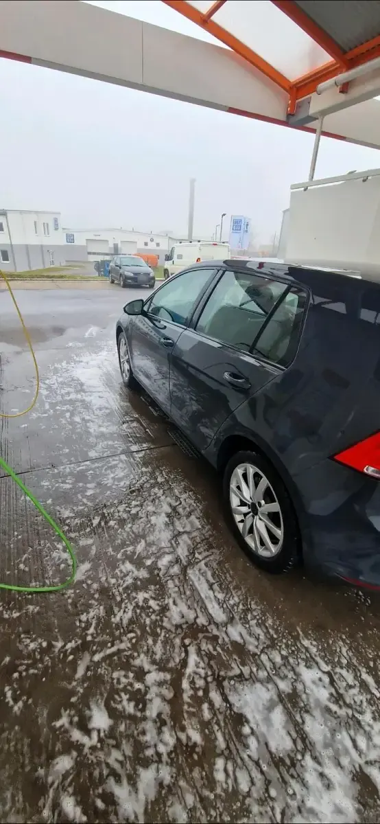 Gebraucht VW Golf VII 105 PS (77 kW) 2013 Andere farben Limousine