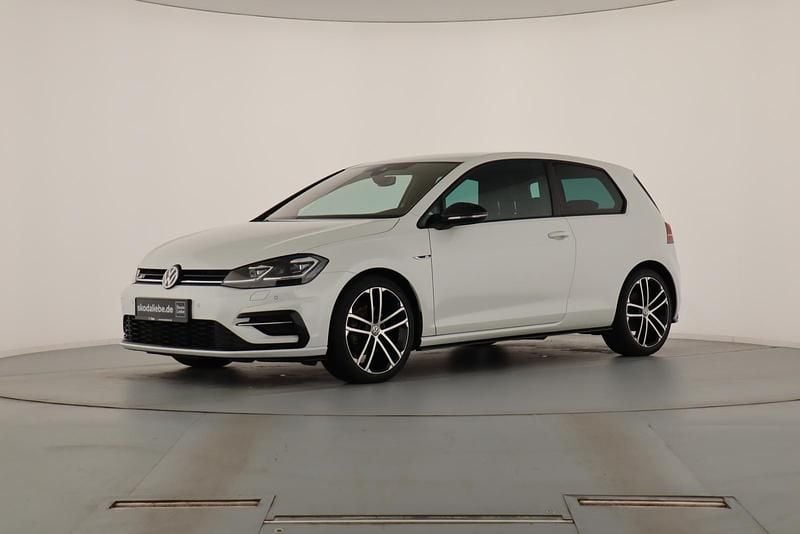 Gebraucht VW Golf VII Highline 150 PS (110 kW) 2018 Oryxweiß perlmutteffekt Limousine