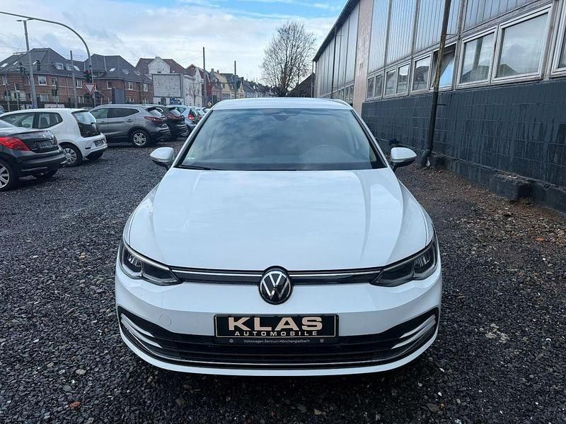 Gebraucht VW Golf VIII Move 150 PS (110 kW) 2024 Weiß Limousine