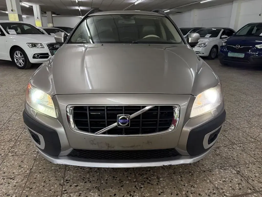 Gebraucht Volvo XC70 Momentum 185 PS (136 kW) 2007 Grau Kombi
