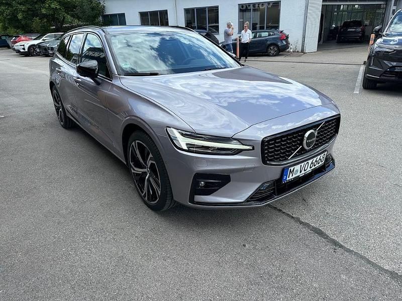Gebraucht Volvo V60 Plus 197 PS (144 kW) 2025 Silber Kombi
