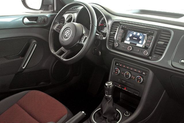 Gebraucht VW Beetle Design 105 PS (77 kW) 2012 Grau metallic Kleinwagen