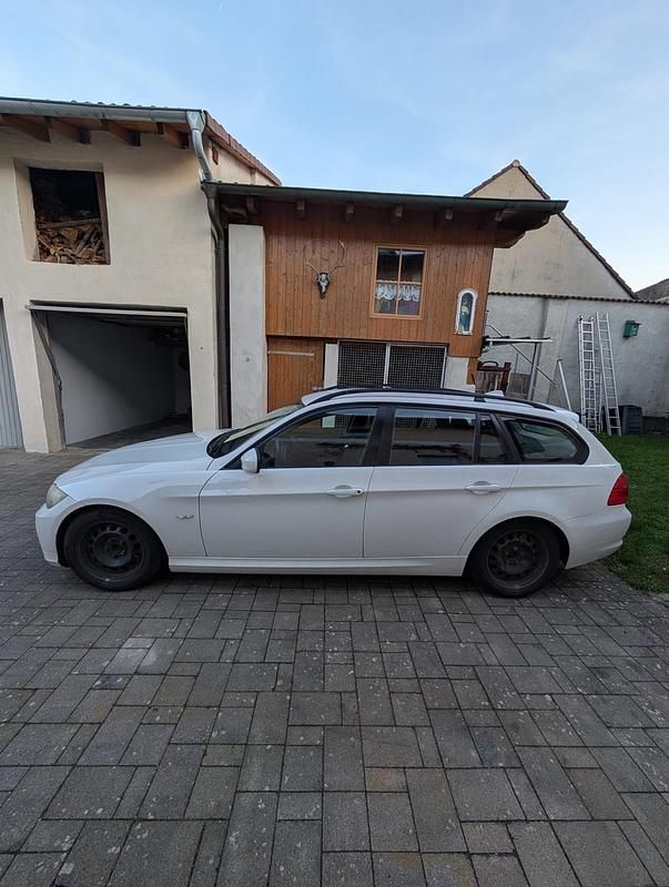 Gebraucht BMW 320 170 PS (125 kW) 2008 Weiß Kombi