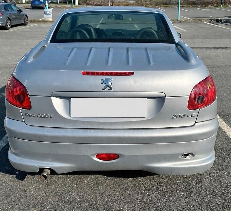 Gebraucht Peugeot 206 109 PS (80 kW) 2004 Silber Cabrio