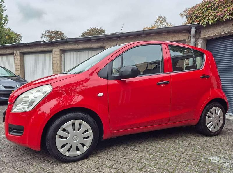 Gebraucht Suzuki Splash Basic 65 PS (47 kW) 2009 Rot Kleinwagen