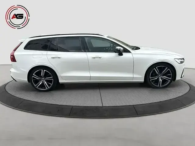 Gebraucht Volvo V60 R-Design 197 PS (144 kW) 2021 Weiß Kombi