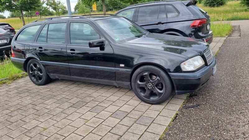 Schwarz Gebraucht 1997 Mercedes C180 Kombi | 2.350 € (Fairer Preis) - Bild 1/4