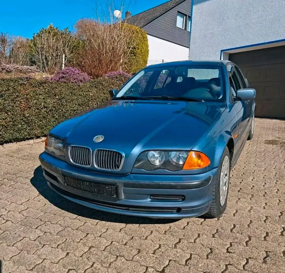 Gebraucht BMW 316 105 PS (77 kW) 1999 Blau Limousine