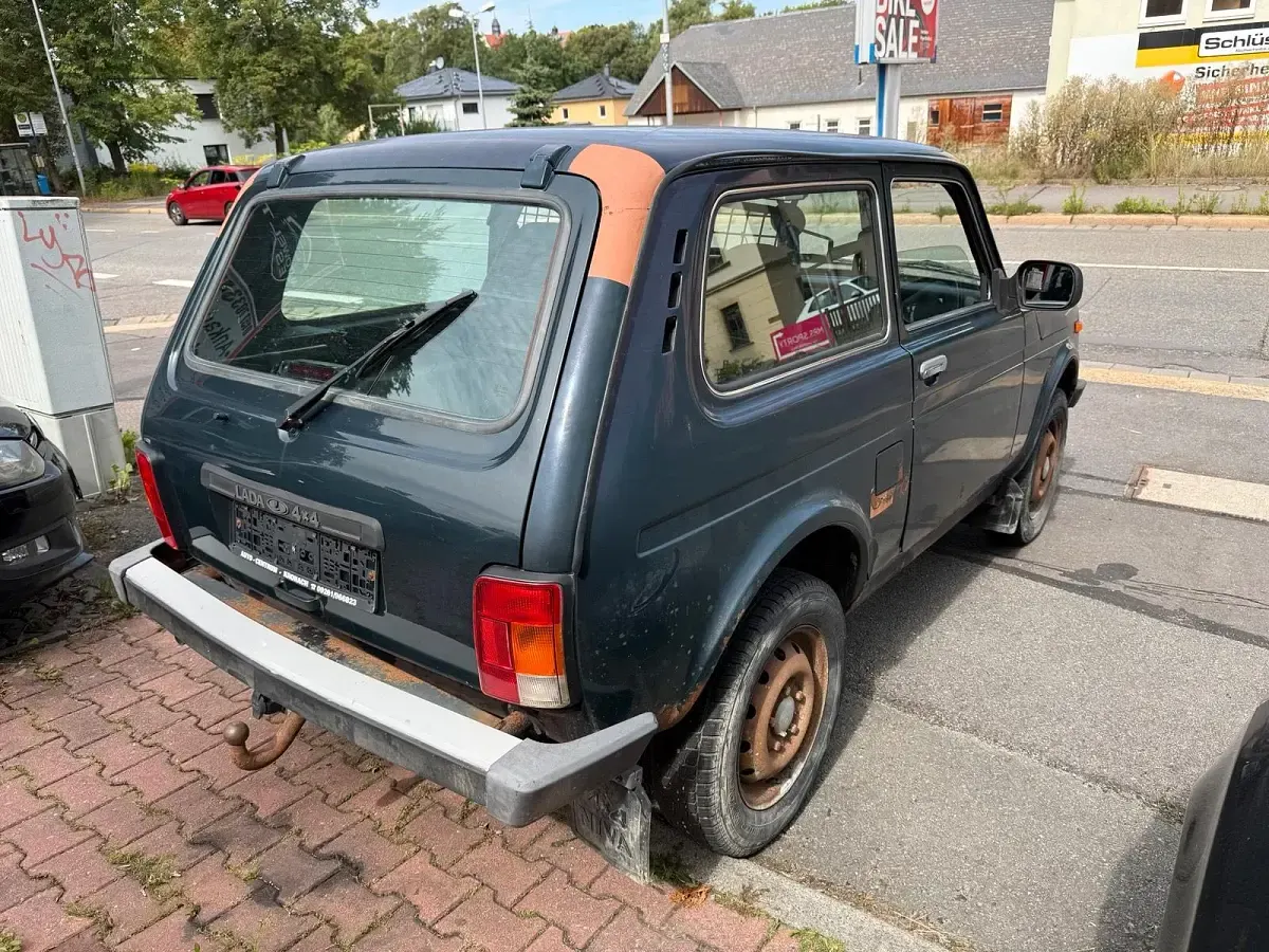 Gebraucht Lada niva 83 PS (61 kW) 2013 Grau SUV
