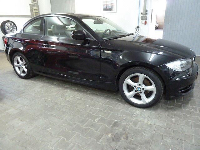 Gebraucht BMW 120 Sport Line 170 PS (125 kW) 2010 Schwarz Kleinwagen
