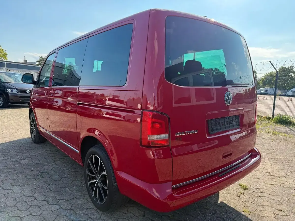 Gebraucht VW Multivan Comfortline 140 PS (102 kW) 2015 Rot Van / Kleinbus