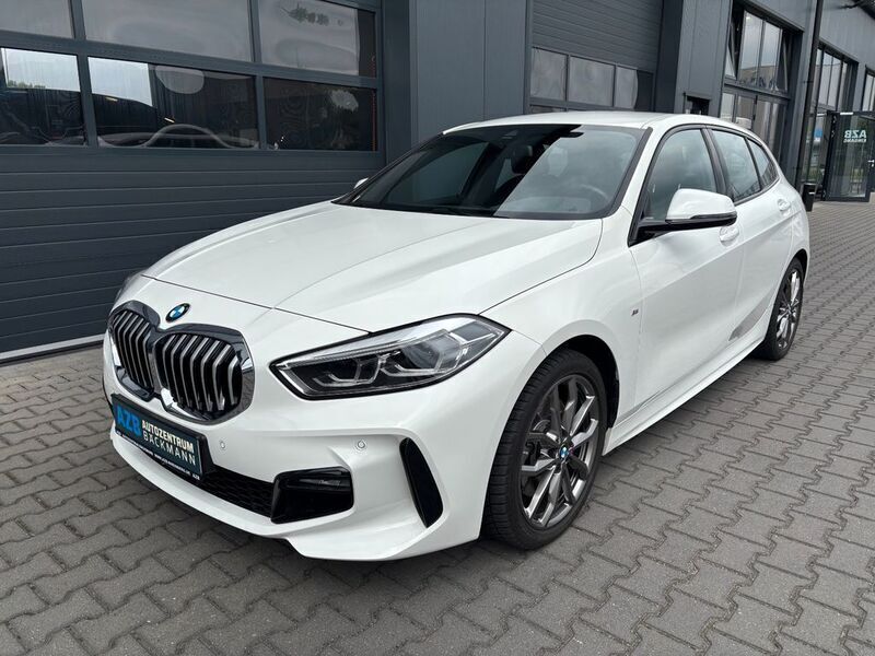 Weiß Gebraucht 2023 BMW 120 M Sport Kleinwagen | 29.980 € (Fairer Preis) - Bild 1/3