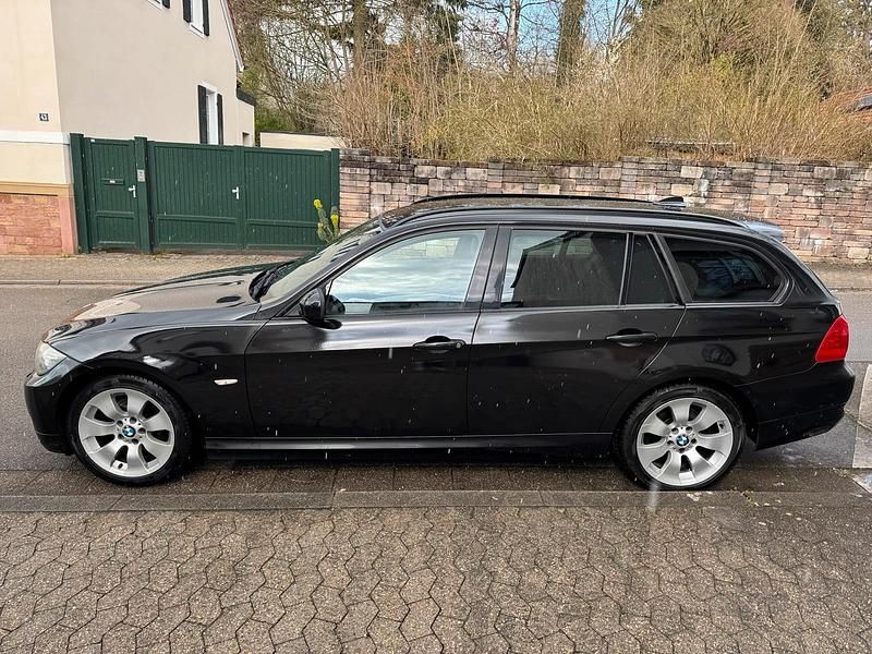 Second-hand BMW 320 184 CP (135 kW) 2011 Negru Break