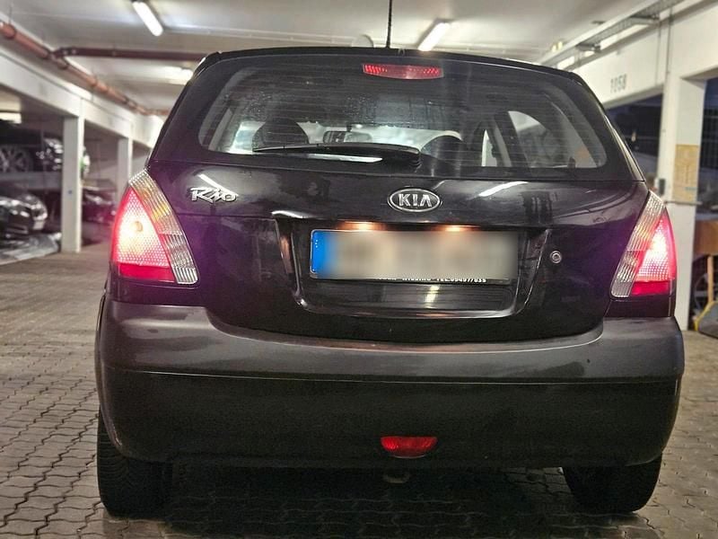 Gebraucht Kia Rio 69 PS (50 kW) 2009 Schwarz Limousine