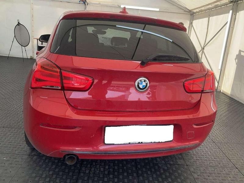 Rot Gebraucht 2017 BMW 118 Sport Line Kleinwagen | 11.000 € (Superpreis) - Bild 1/4