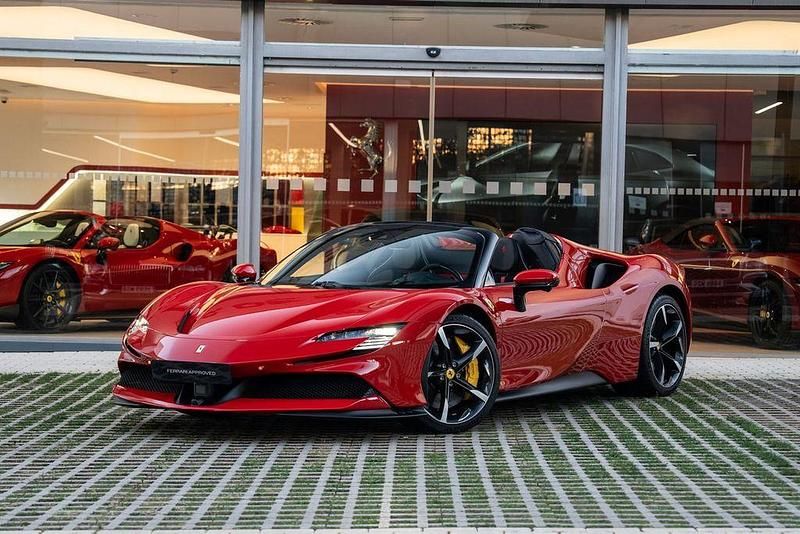 Gebraucht Ferrari SF90 2025 Rot Cabrio