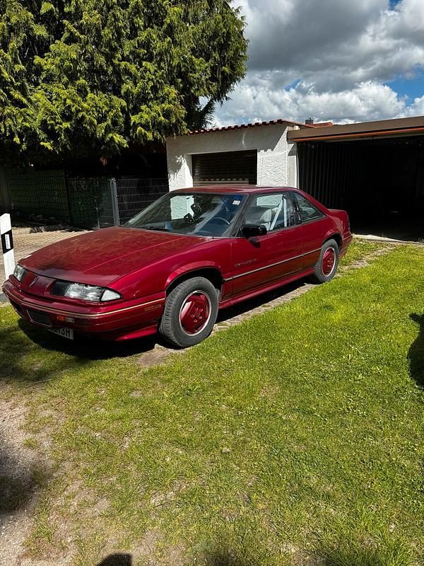 Rot Gebraucht 1988 Pontiac Grand Prix Coupé | 1.750 € - Bild 1/4