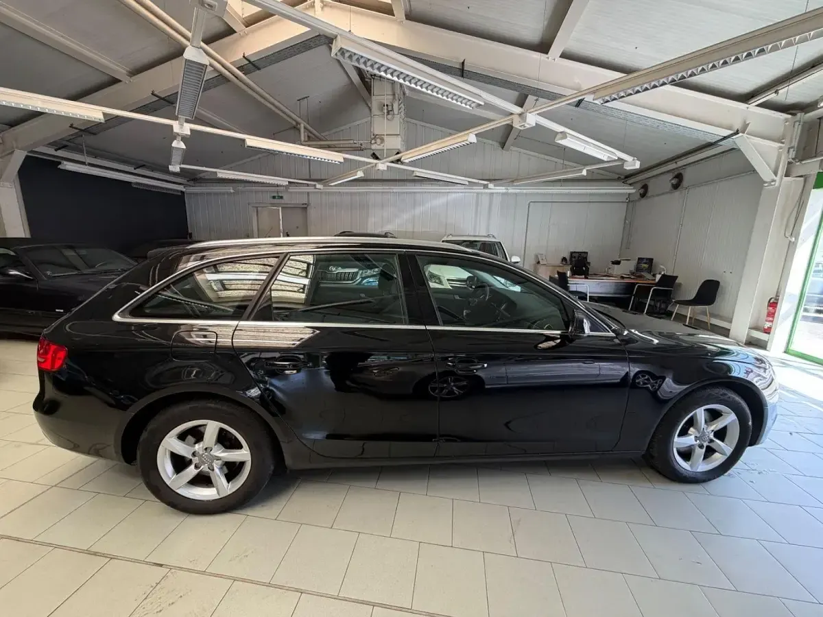 Gebraucht Audi A4 Ambiente 120 PS (88 kW) 2013 Schwarz Kombi