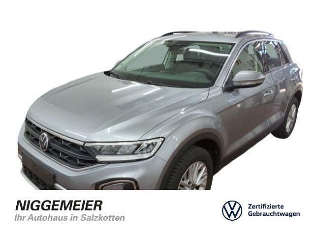 Pyritsilber metallic (metallic) Gebraucht 2024 VW T-Roc Life SUV | 23.795 € (Fairer Preis) - Bild 1/4