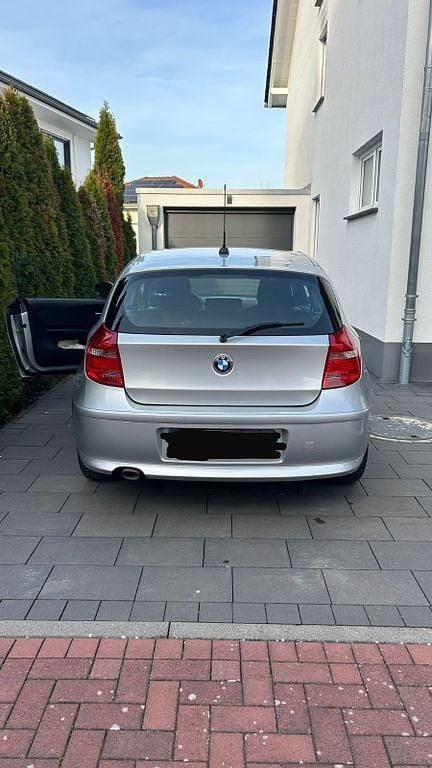 Gebraucht BMW 118 143 PS (105 kW) 2010 Silber Kleinwagen