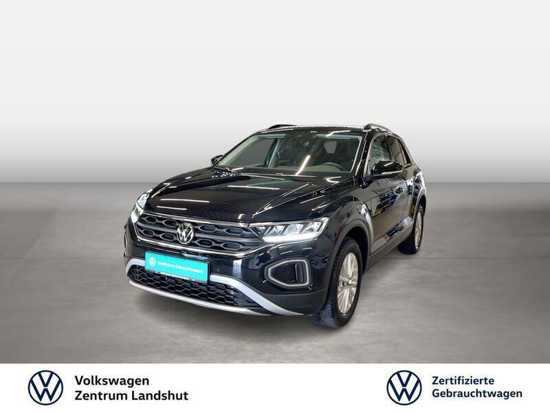 Schwarz (deep black perleffekt) Gebraucht 2024 VW T-Roc Life SUV | 22.985 € (Fairer Preis) - Bild 1/2