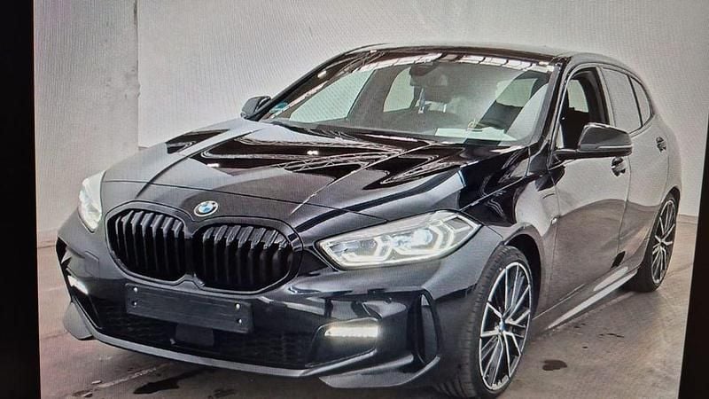 Schwarz Gebraucht 2023 BMW 118 M Sport Kleinwagen | 22.990 € (Guter Preis) - Bild 1/4