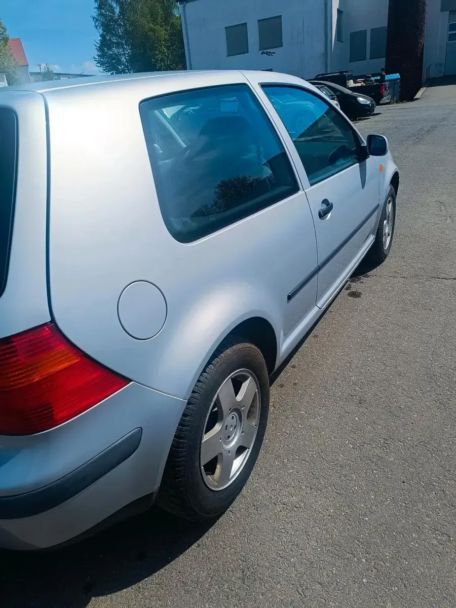 Gebraucht VW Golf III 75 PS (55 kW) 1999 Silber Kleinwagen