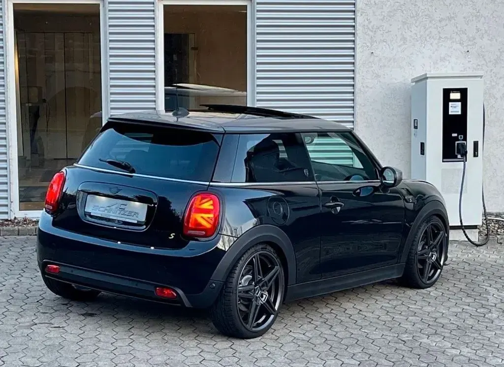 Usata Mini Cooper SE 135 kW (184 CV) 2022 Nero Utilitaria